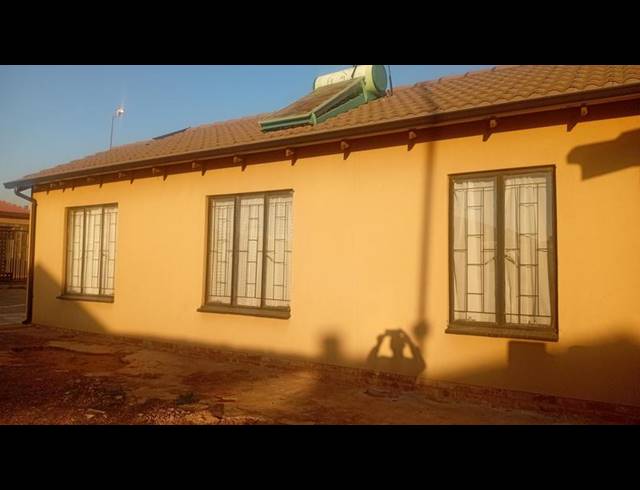 3 BEDROOM HOUSE FOR SALE IN SOSHANGUVE VV